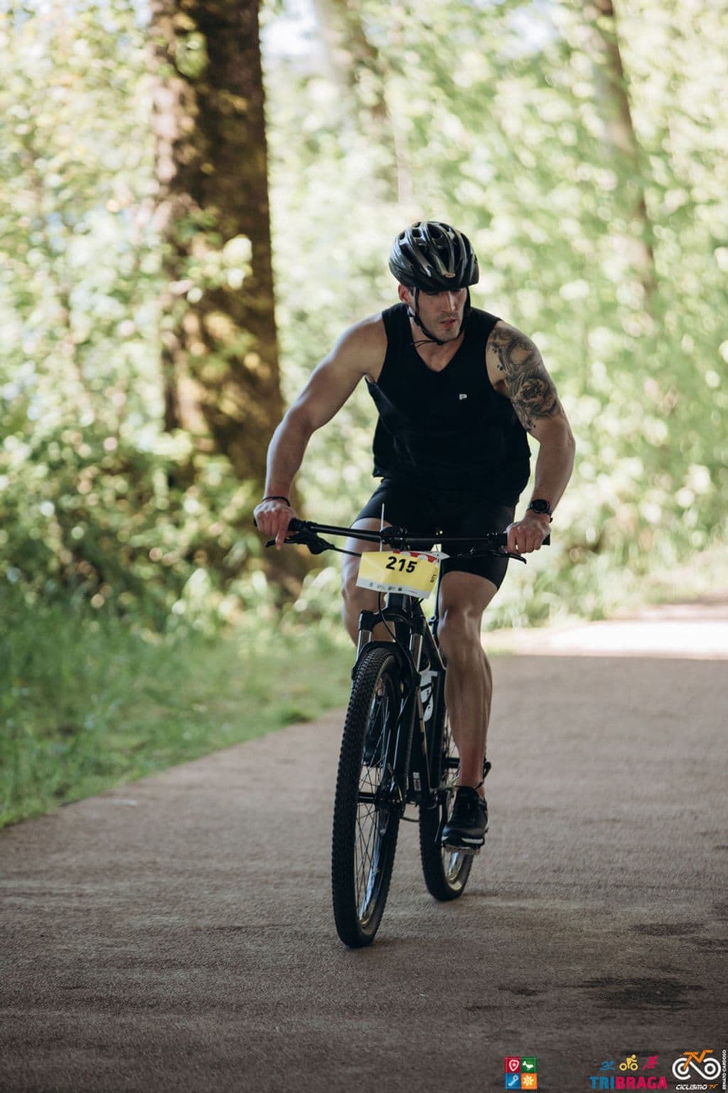 Atleta com o dorsal 215