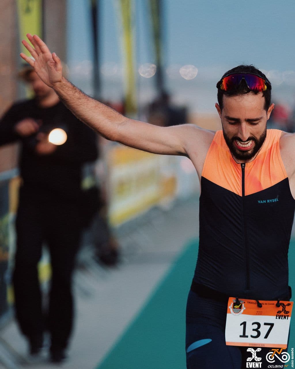 Atleta com o dorsal 137