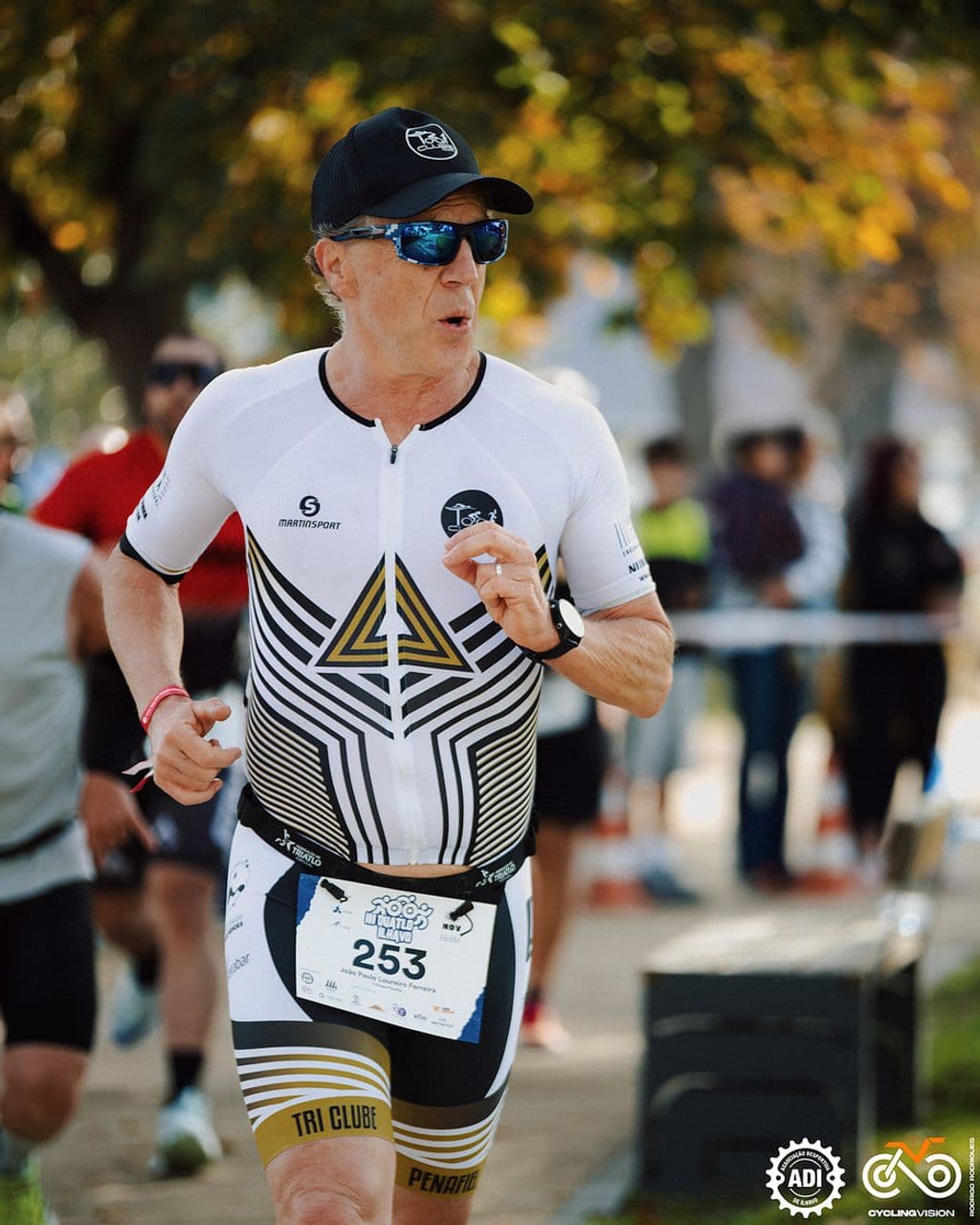 Atleta com o dorsal 253
