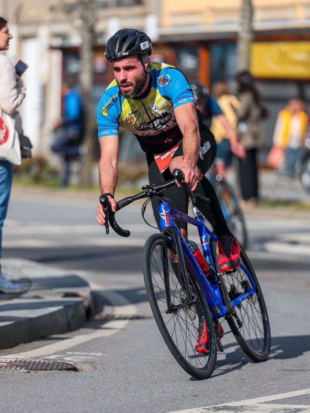 Atleta com o dorsal 222