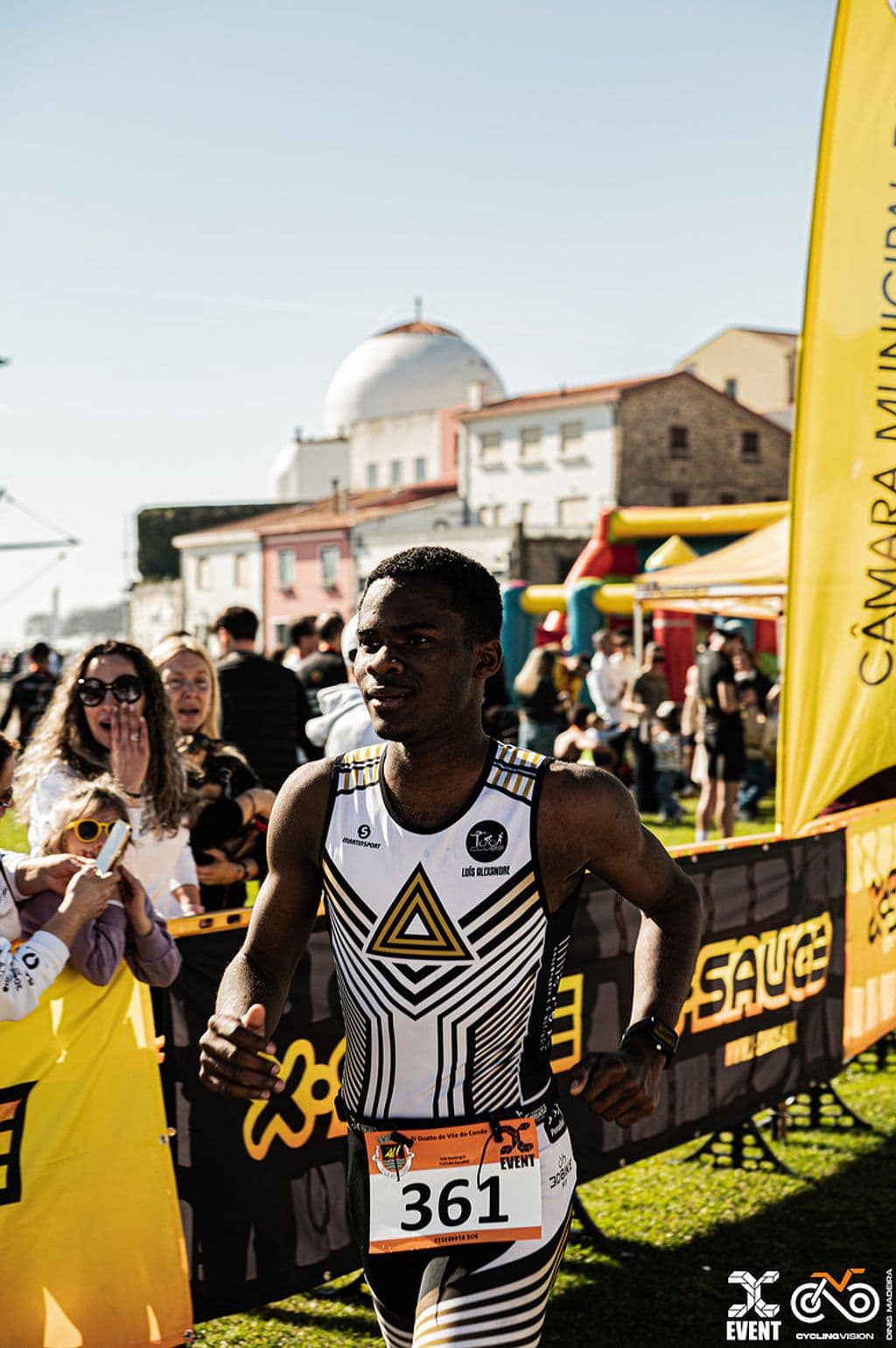 Atleta com o dorsal 361