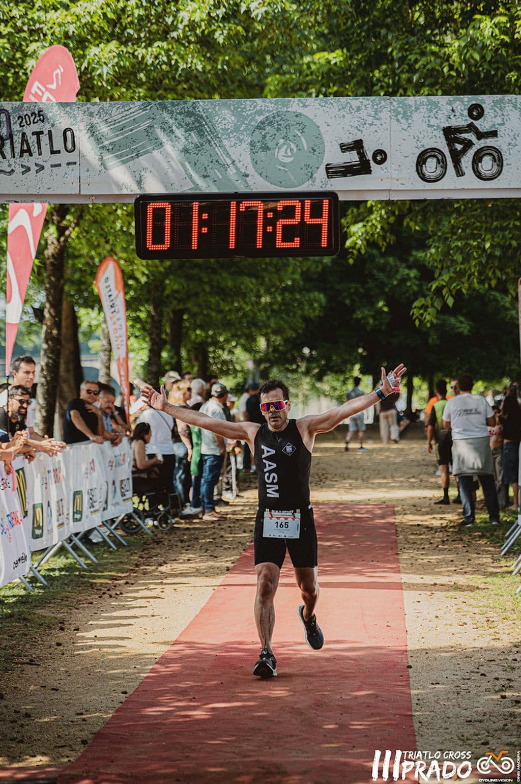 Atleta com o dorsal 165