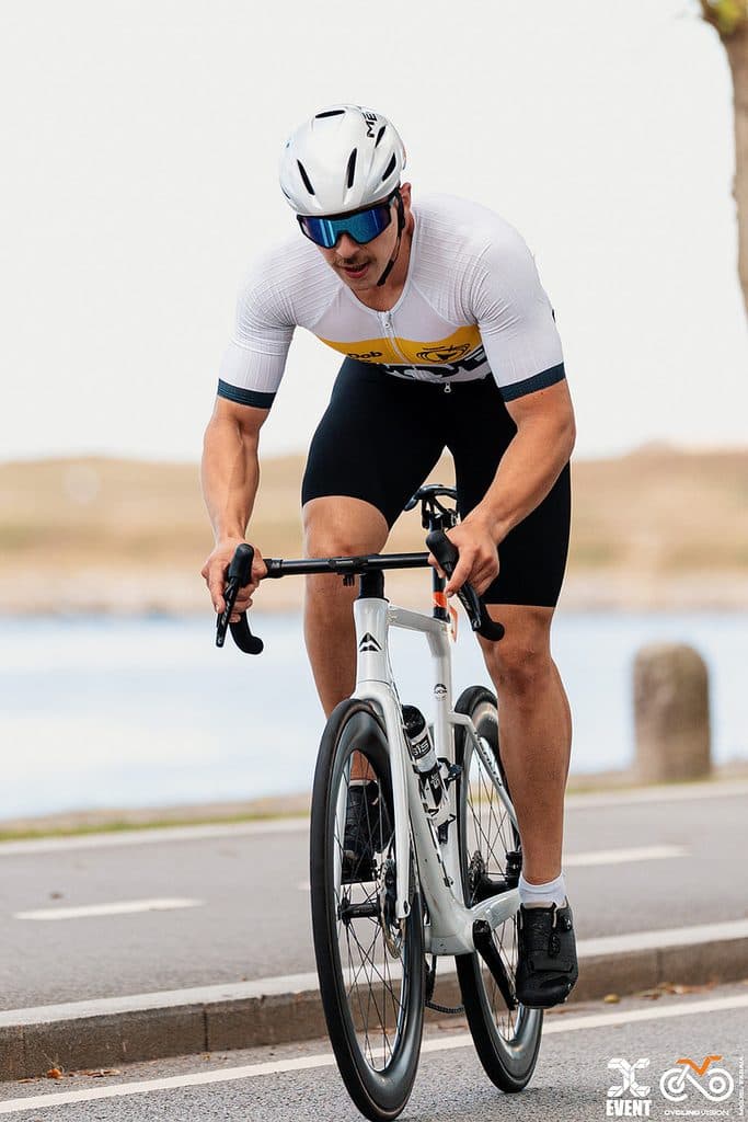 Atleta com o dorsal 140