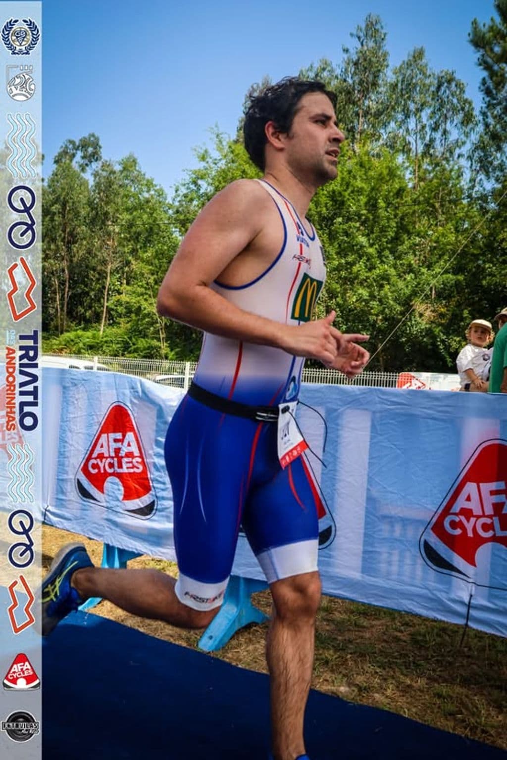 Atleta com o dorsal 317