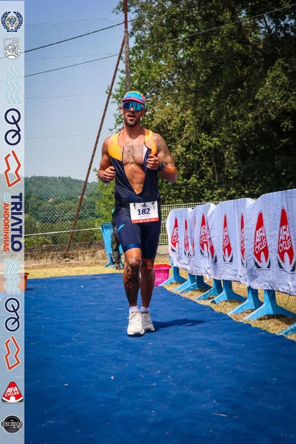 Atleta com o dorsal 182