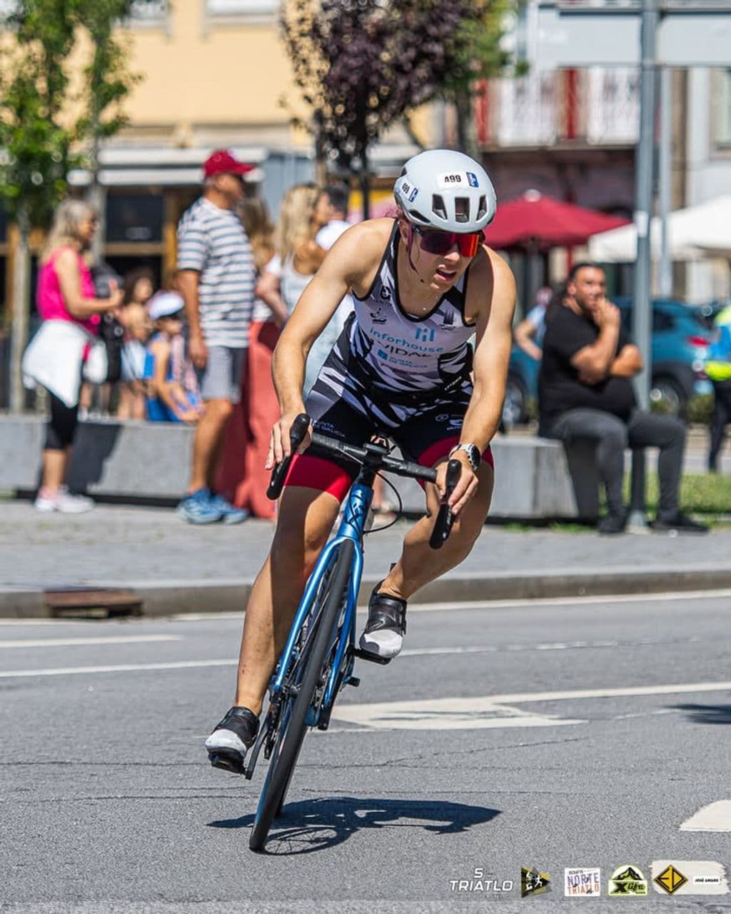Atleta com o dorsal 499