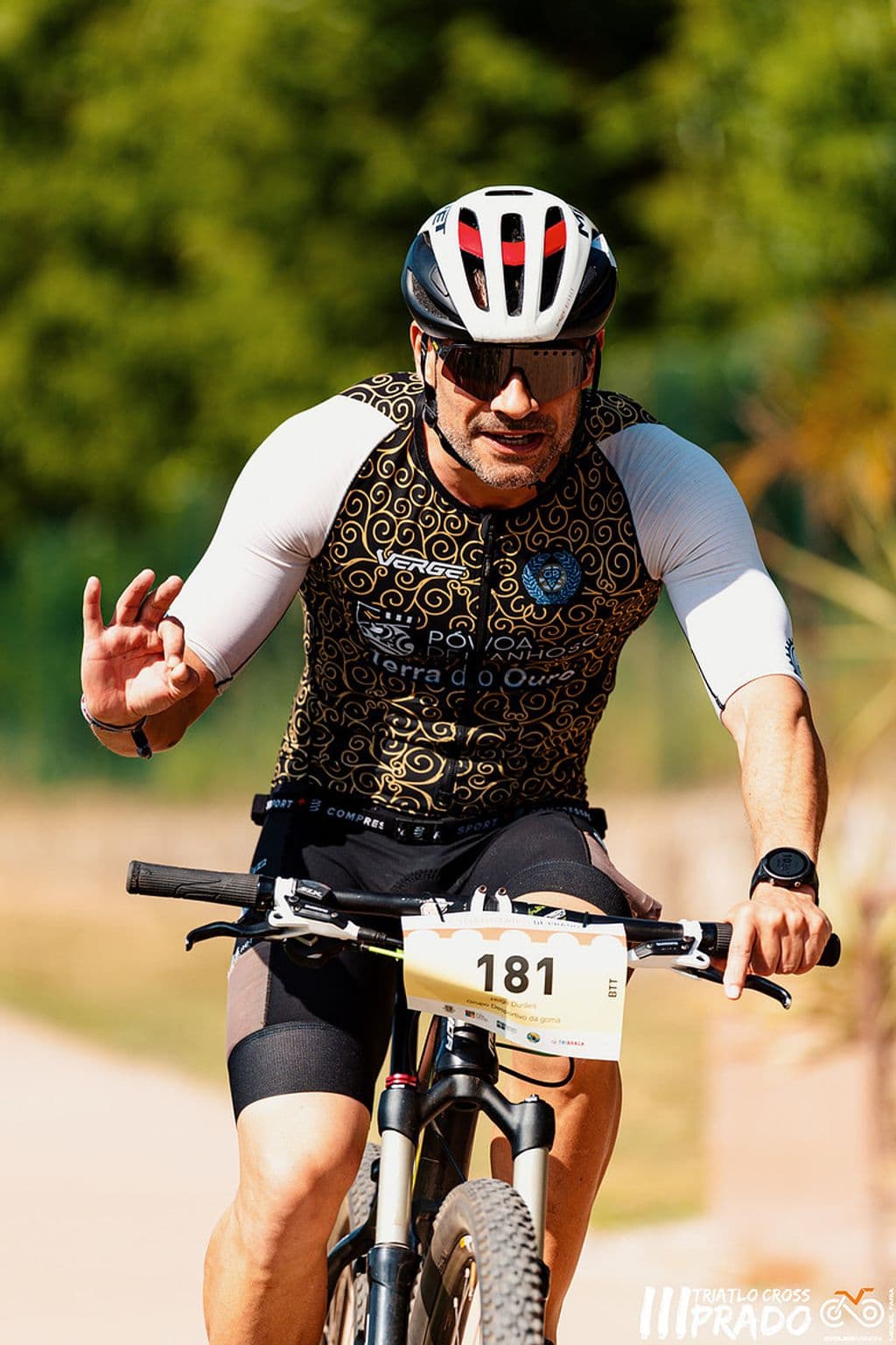 Atleta com o dorsal 181