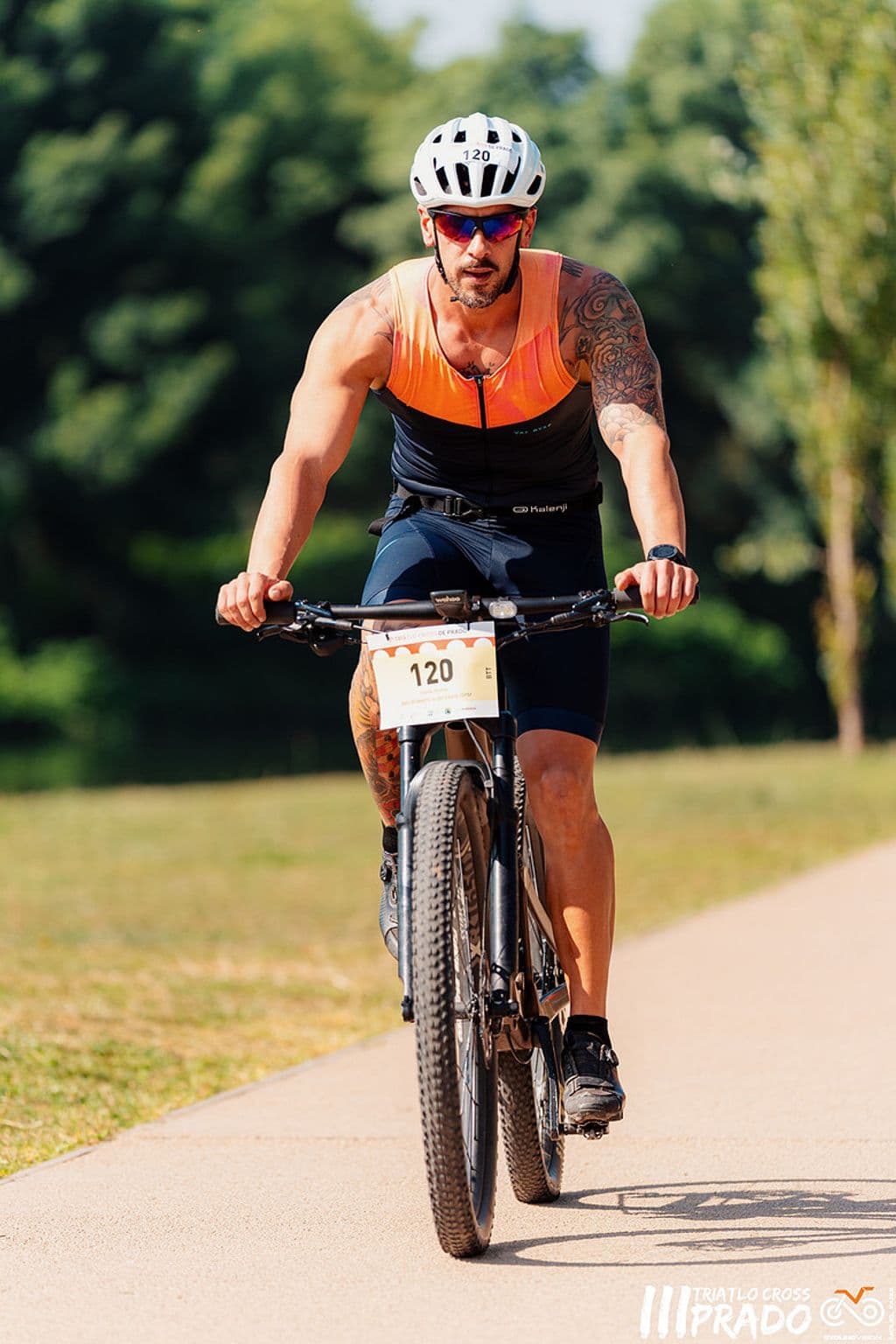 Atleta com o dorsal 120