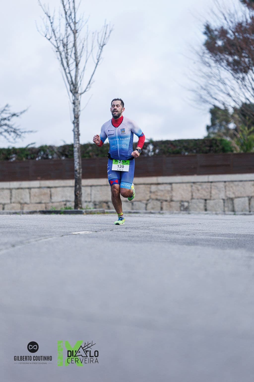 Atleta com o dorsal 120