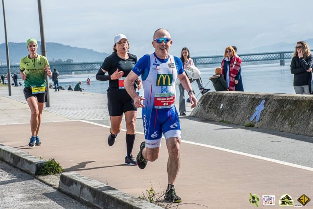 Atleta com o dorsal 413