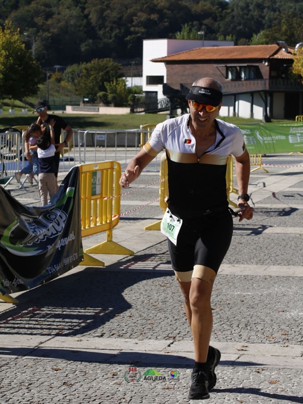 Atleta com o dorsal 107