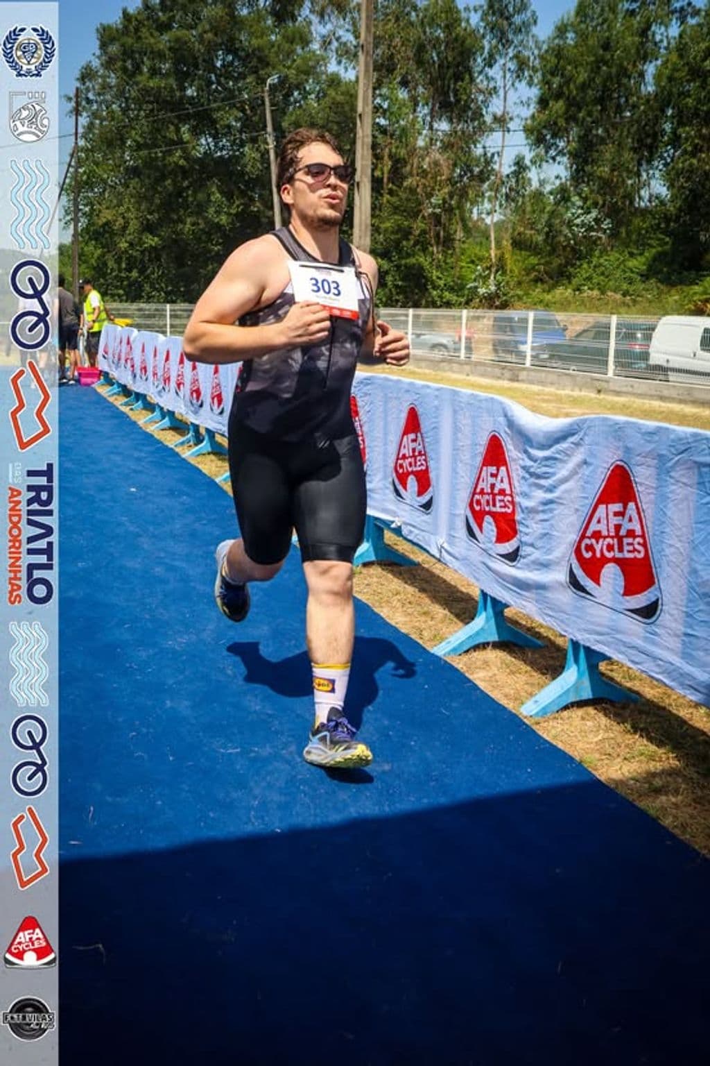 Atleta com o dorsal 303