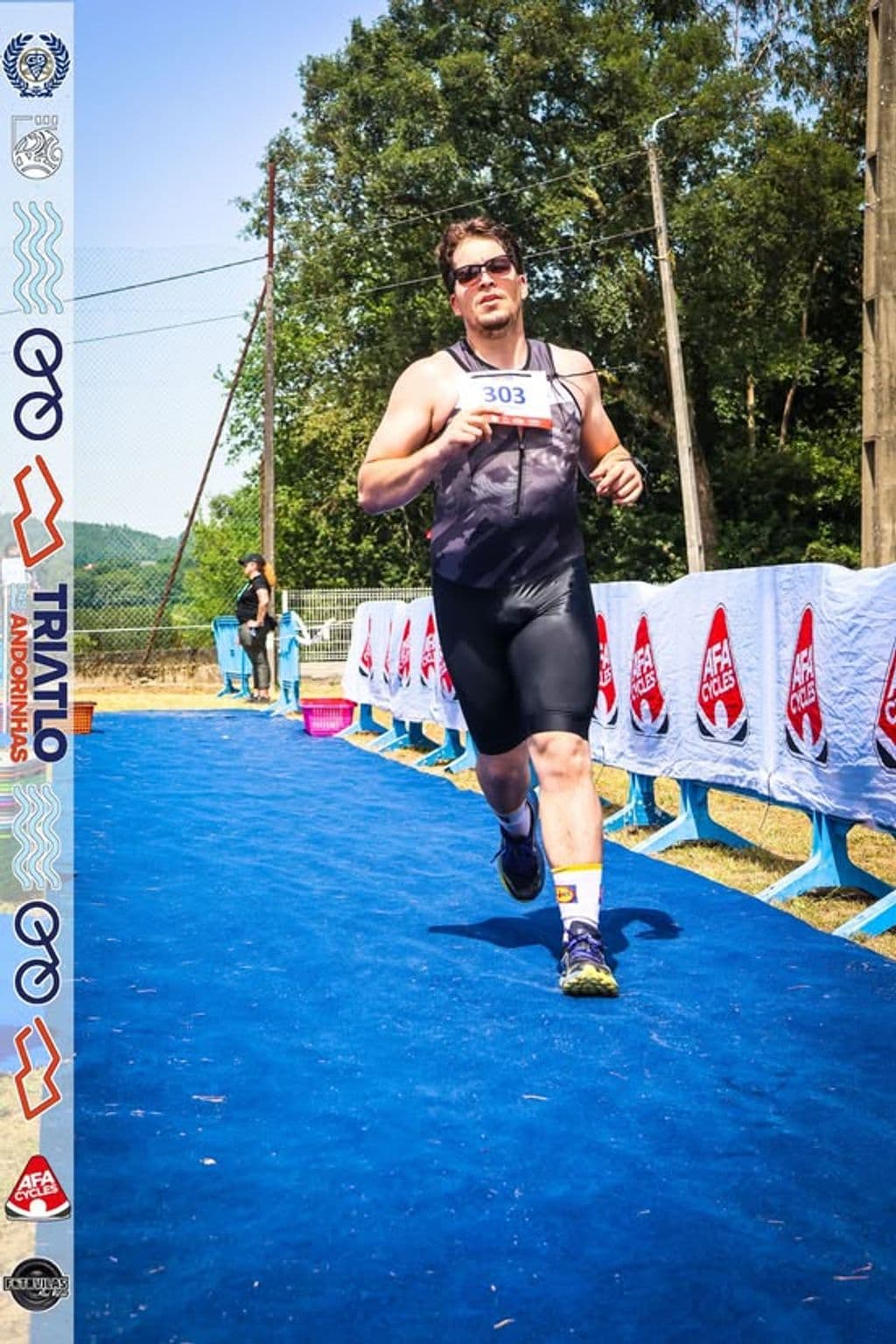 Atleta com o dorsal 303