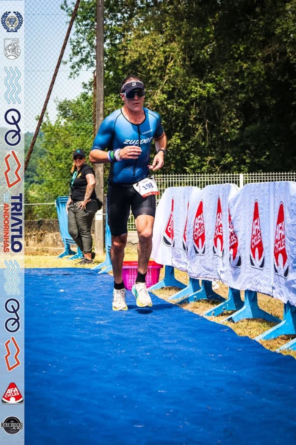 Atleta com o dorsal 198