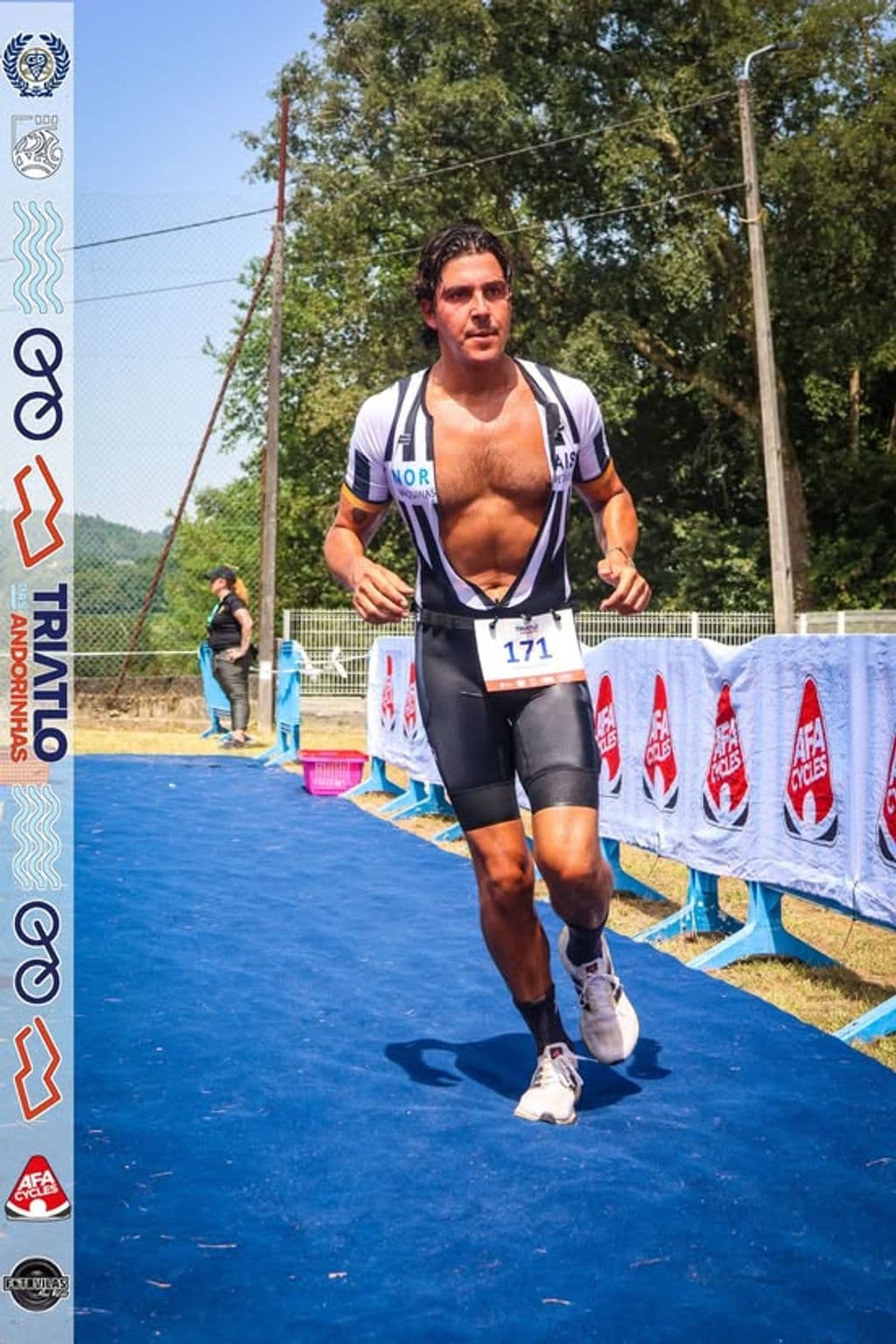 Atleta com o dorsal 171