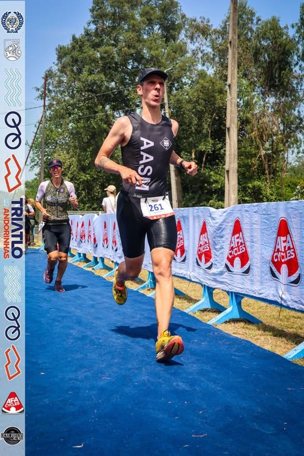 Atleta com o dorsal 261