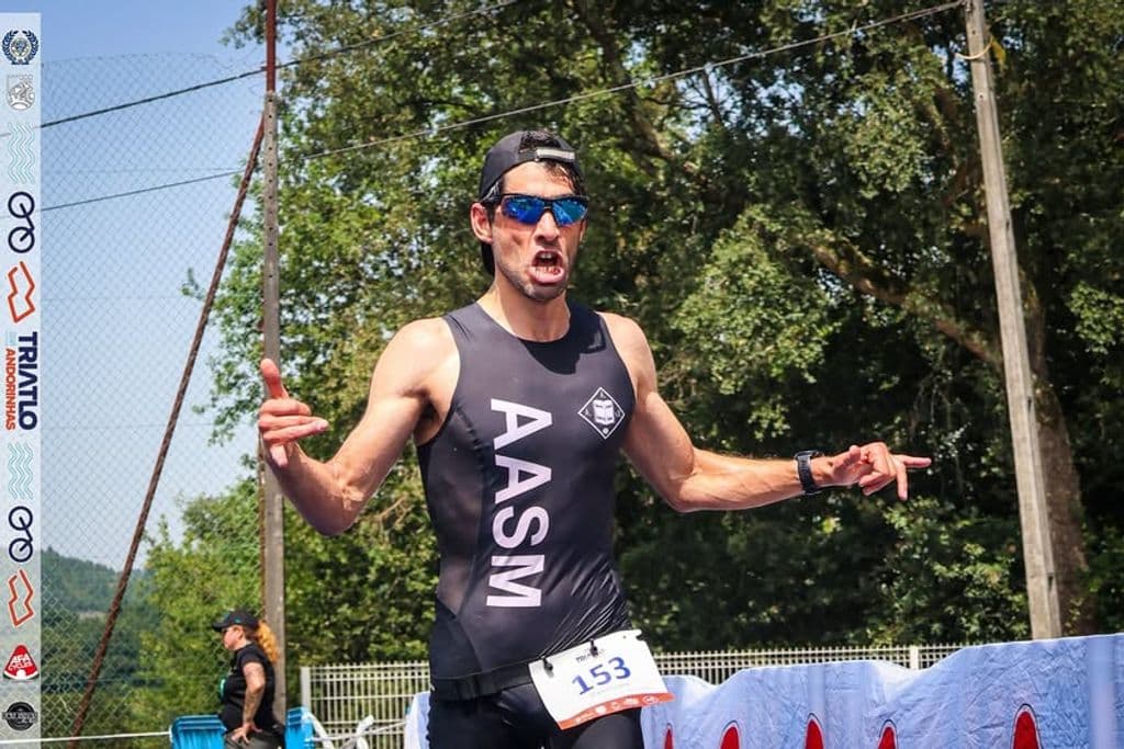 Atleta com o dorsal 153
