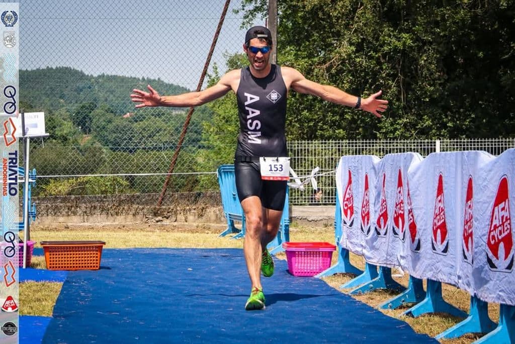 Atleta com o dorsal 153