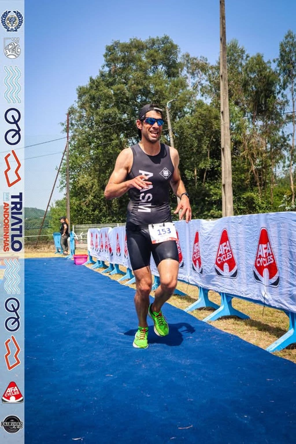 Atleta com o dorsal 153