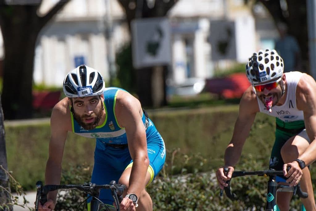 Atleta com o dorsal 496