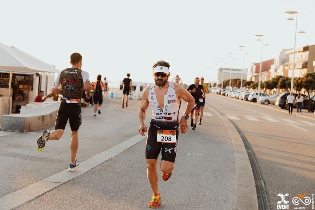 Atleta com o dorsal 208