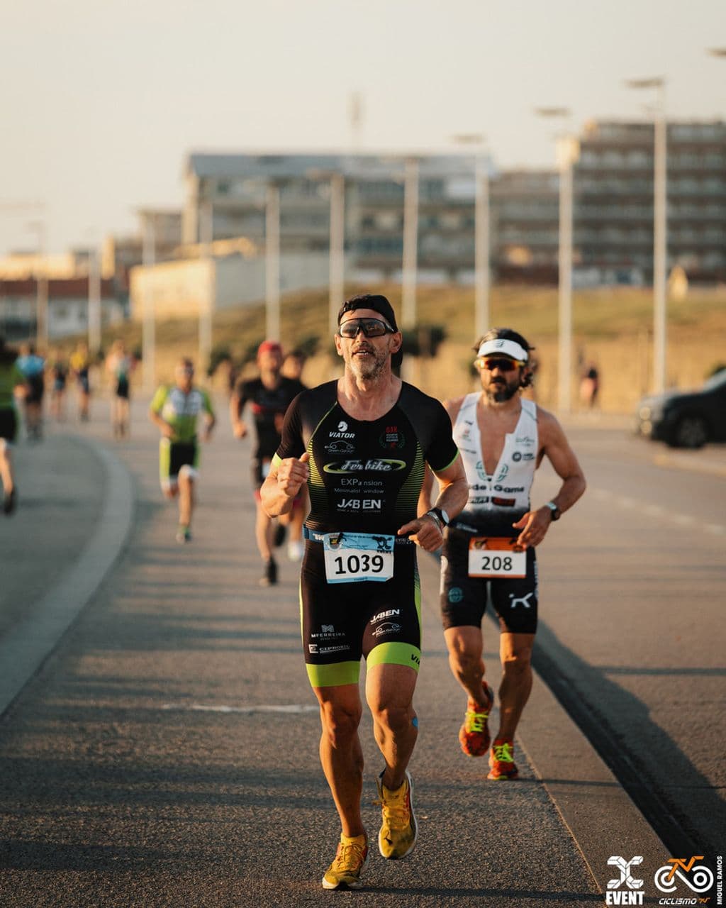 Atleta com o dorsal 208