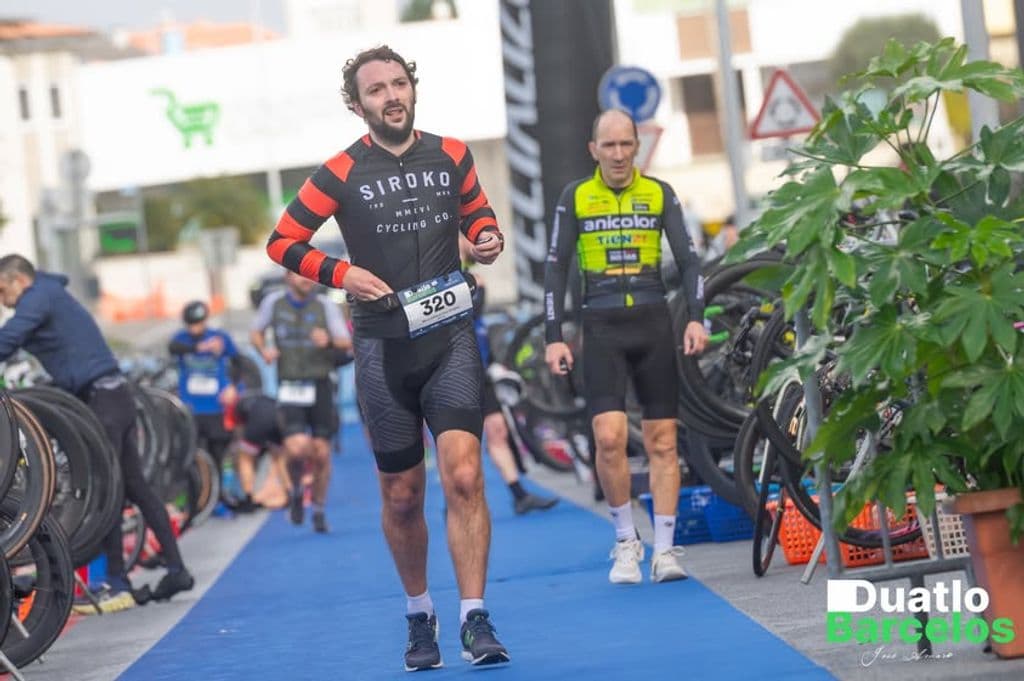 Atleta com o dorsal 320