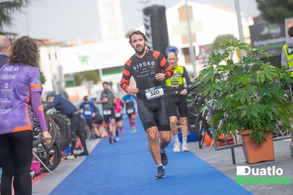Atleta com o dorsal 320