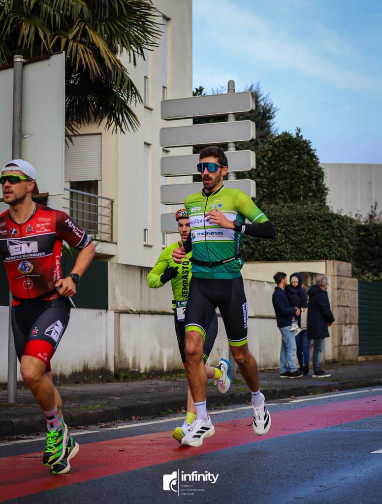 Atleta com o dorsal 244