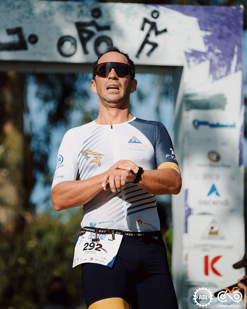 Atleta com o dorsal 292