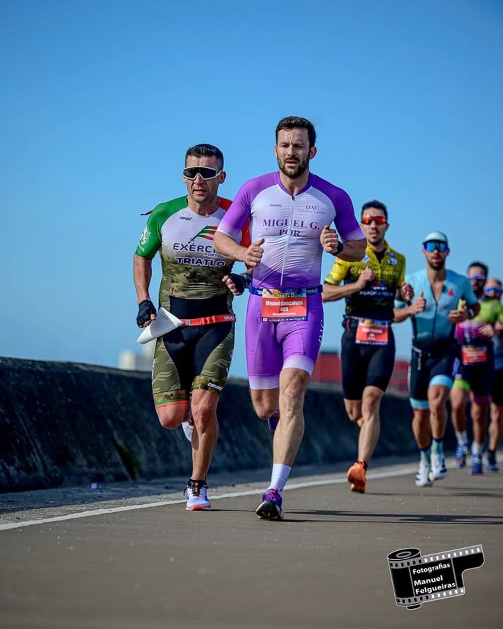 Atleta com o dorsal 493