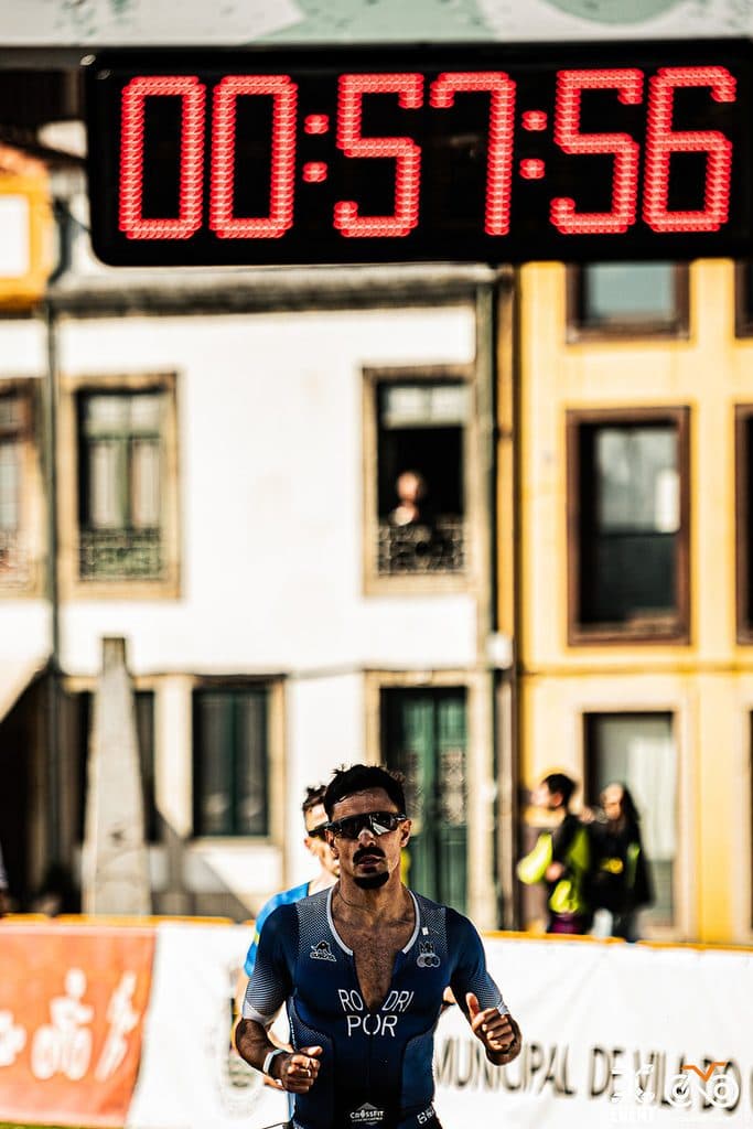 Atleta com o dorsal 587
