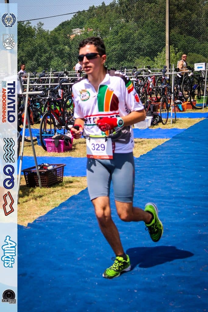 Atleta com o dorsal 329