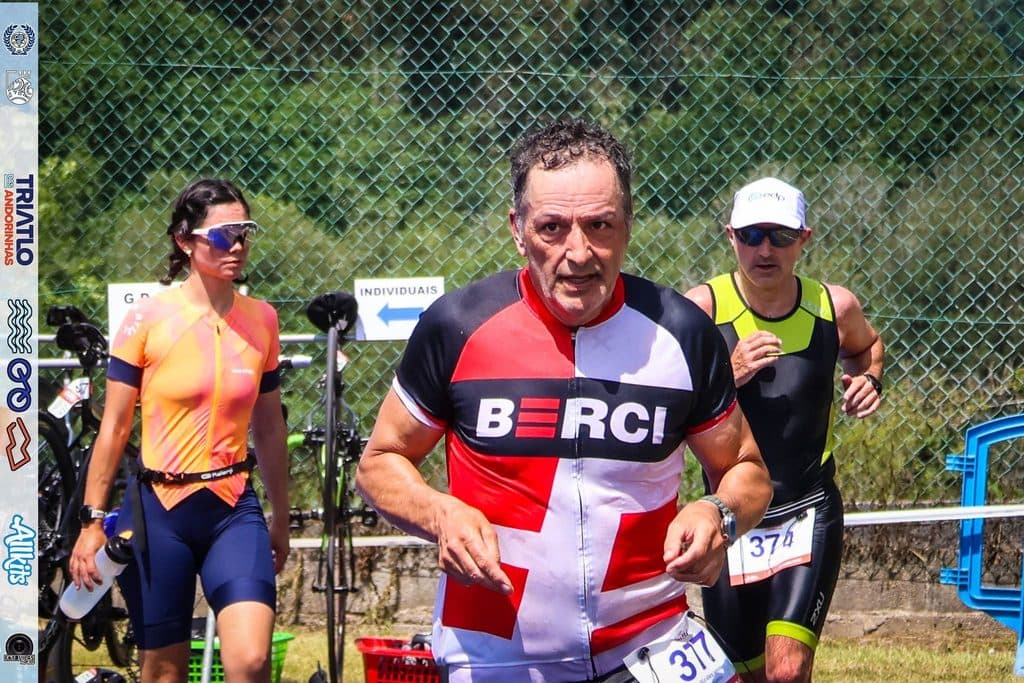 Atleta com o dorsal 374