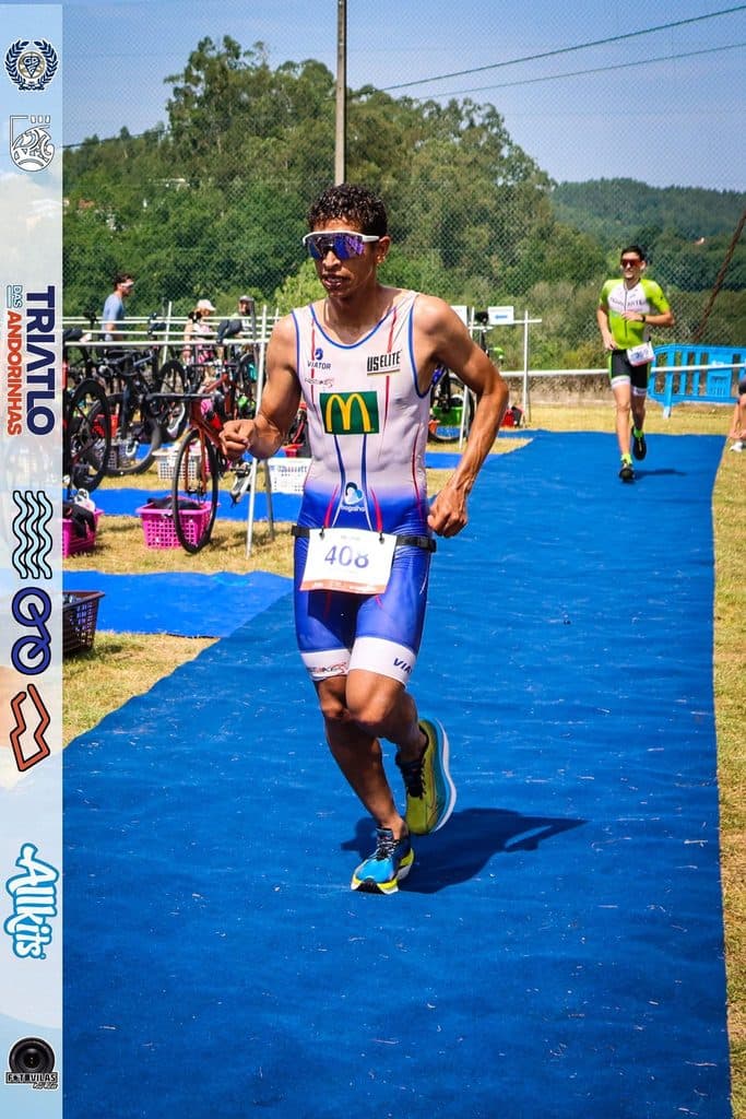 Atleta com o dorsal 408