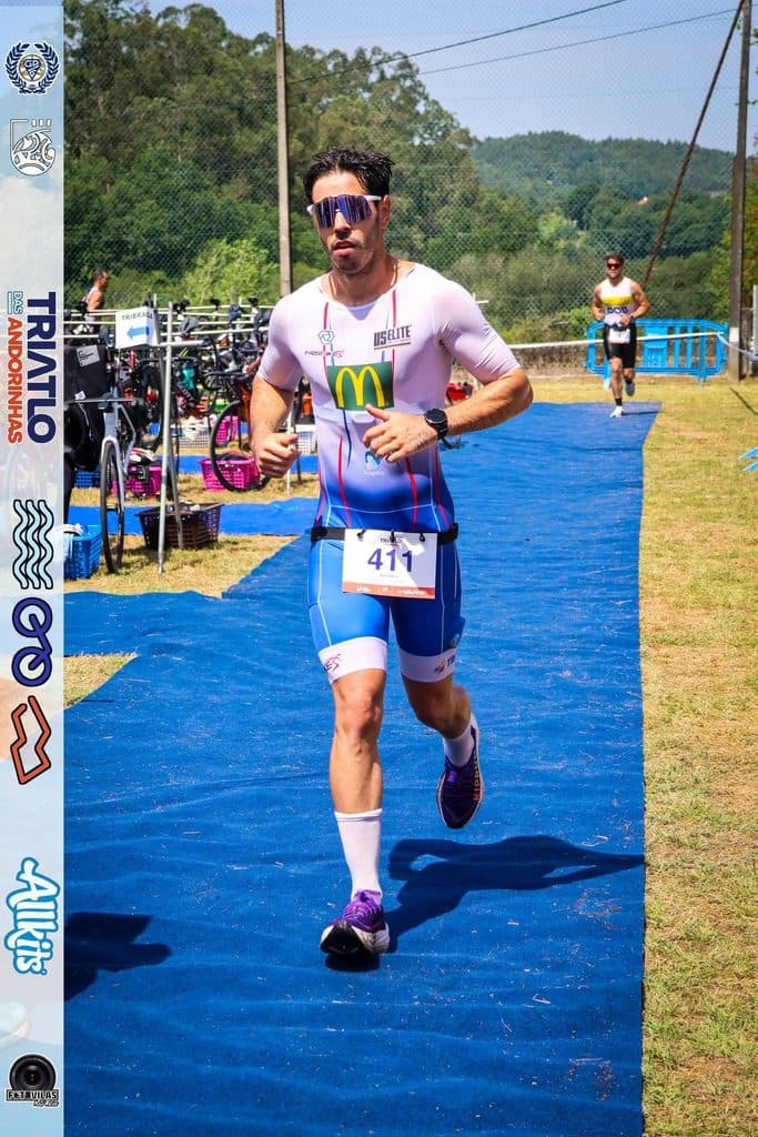 Atleta com o dorsal 411