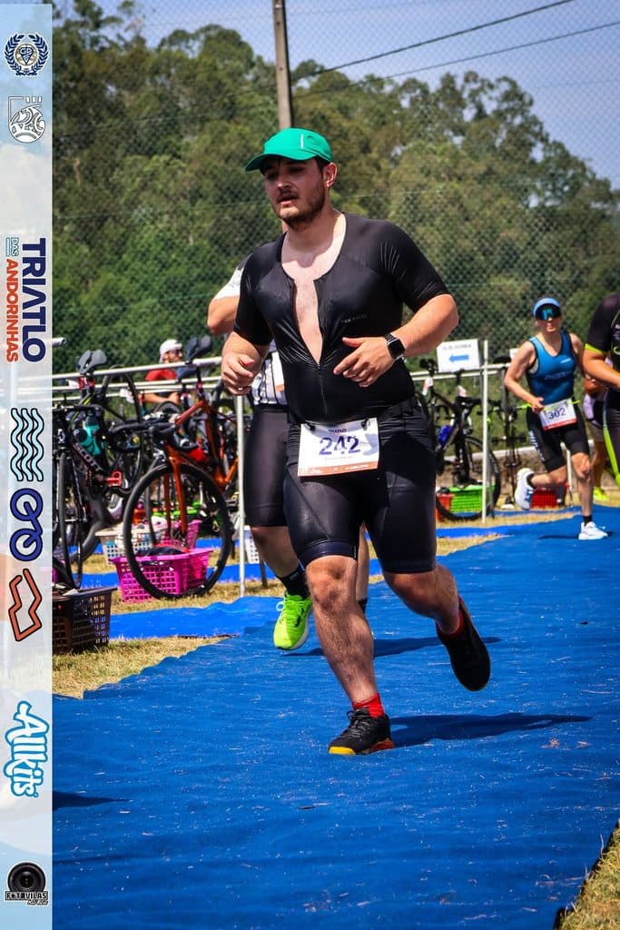 Atleta com o dorsal 242