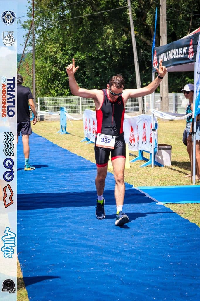 Atleta com o dorsal 332