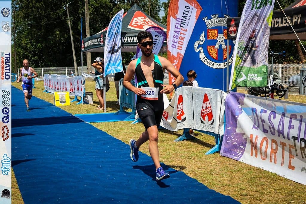 Atleta com o dorsal 328