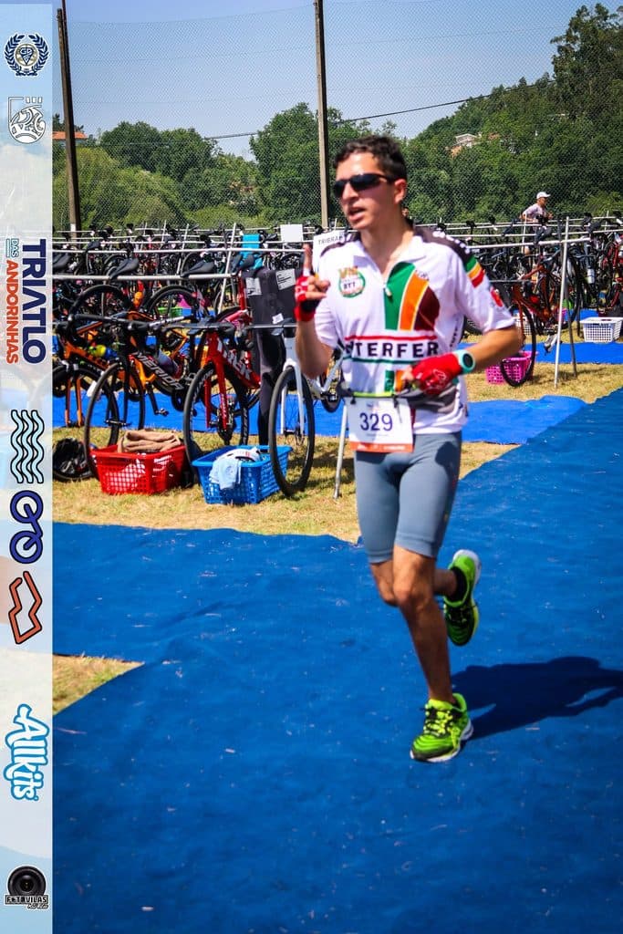 Atleta com o dorsal 329