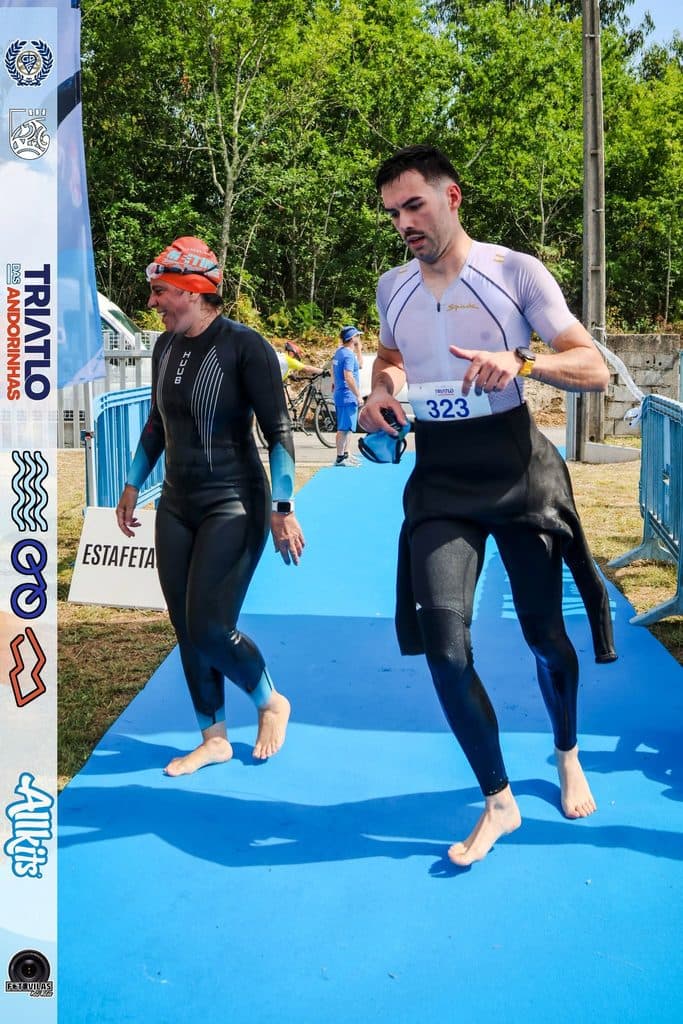 Atleta com o dorsal 323