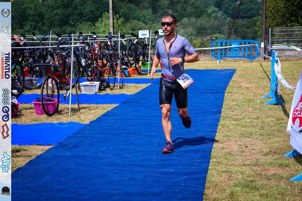 Atleta com o dorsal 233