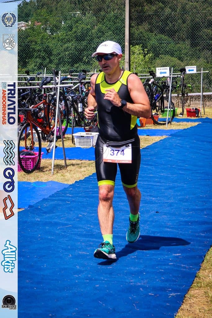 Atleta com o dorsal 374