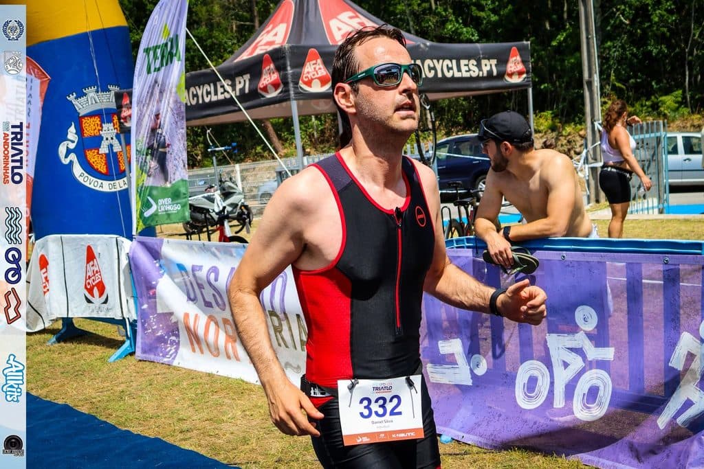 Atleta com o dorsal 332