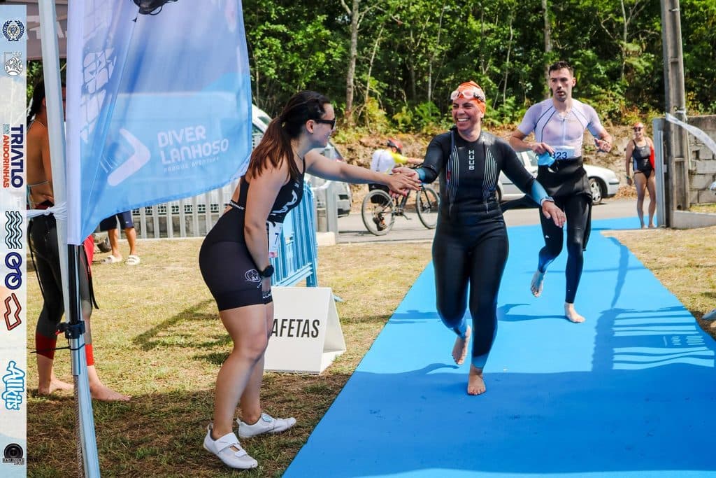 Atleta com o dorsal 323