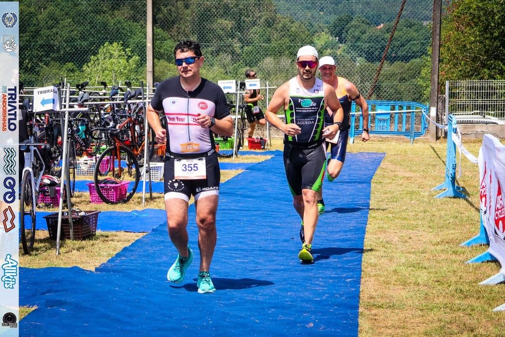 Atleta com o dorsal 355