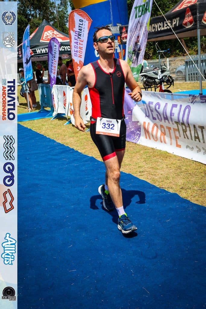 Atleta com o dorsal 332