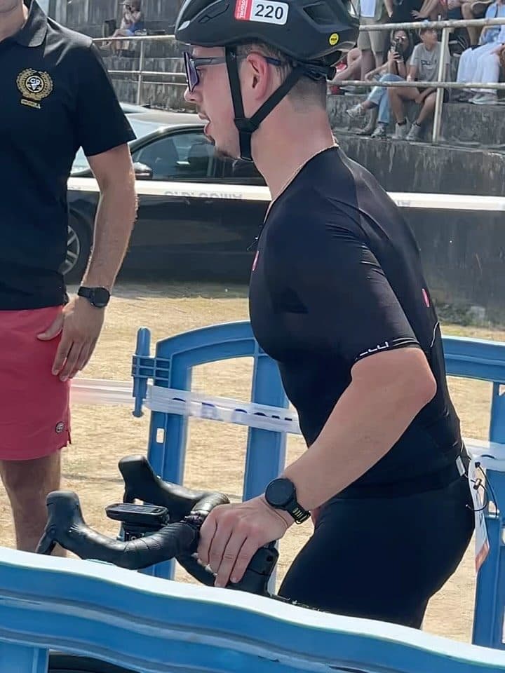Atleta com o dorsal 220
