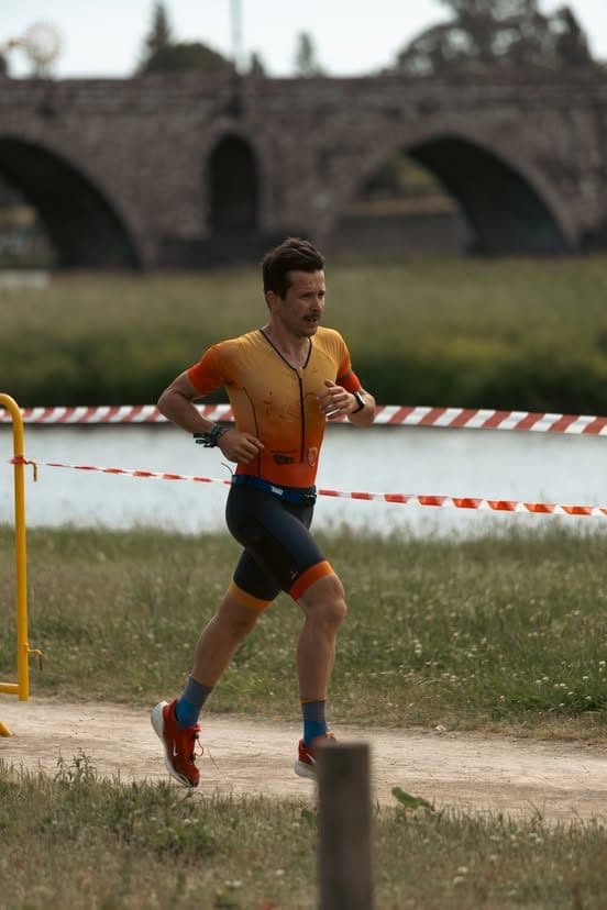 Atleta com o dorsal 162