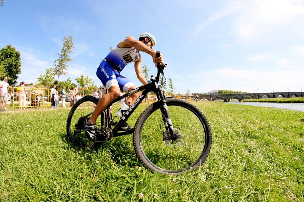 Atleta com o dorsal 165